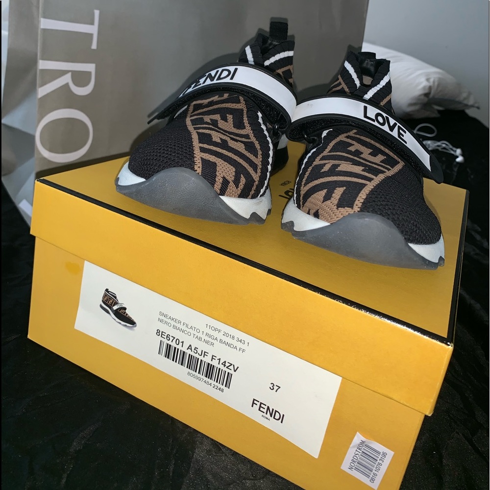 Fendi love official sneakers w/ authenticity card